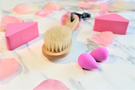 Choose a Teardrop Shape Sponge for Applying Foundation, or a Flat Sponge for Contouring