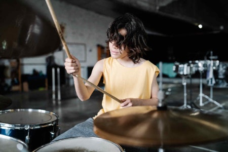 Choose a Drum Throne With an Adjustable Height Between 40 - 65 CM to Keep a Healthy Posture
