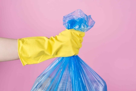 Opt For Bin Liners With a Drawstring or Folding Ties to Avoid Ripping and Spillage