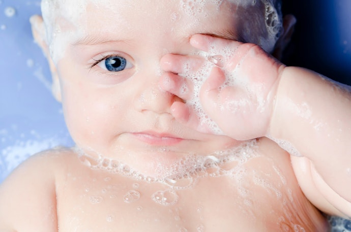 For a Stress-Free Bathtime, Choose a Tear-Free Shampoo That Won’t Sting Your Baby’s Eyes
