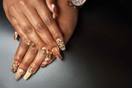 Round, Oval or Square? Choose the Right Shape for Your Desired Look and Nail Art Designs