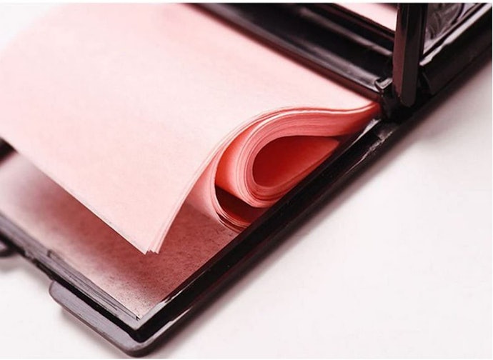 Choose Between Disposable Containers, Compacts or Bags Depending on How You Plan On Using Them