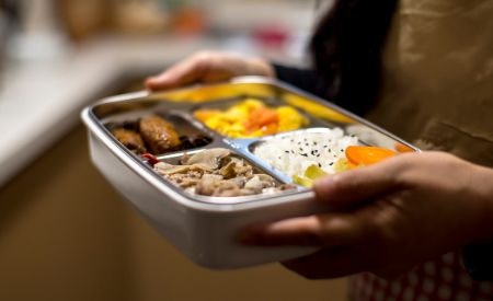 Insulated Containers Keep Your Food Hot or Cold, Whatever the Weather