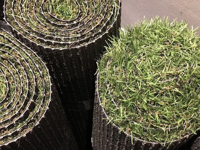 Pick Artificial Grass That Contains Multiple Shades of Green and Brown if You Want Your Lawn to Look Real