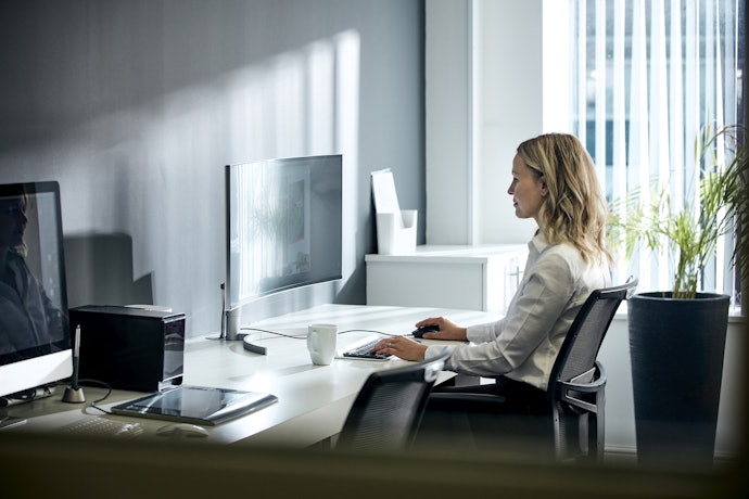Look Out for Arm Rests to Support Shoulders and Wrists and to Make It Easier to Reach Your Desk