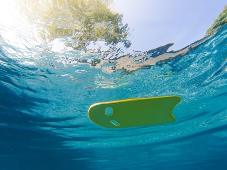 Check the Kickboard for Handles to Ensure You Can Get a Secure Grip