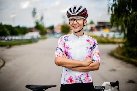 Pick Short Sleeves for a Layerable All-Rounder or Long Sleeves for Riding Below 10-15 Degrees