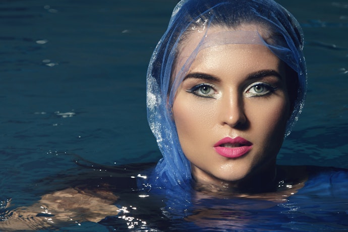 Opt For a Waterproof Eyeliner for Sports, Swimming, Long Days and Humid Environments