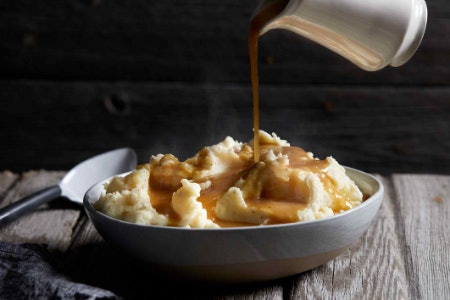 A Lid and Thermal Insulation Will Keep Gravy Warmer for Longer