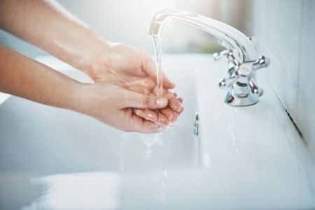 For Ultimate Protection, Pick a Water-Resistant Cream That Doesn’t Wash Off Easily