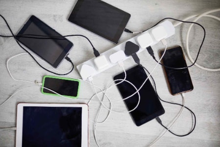 Use Solar-Powered Battery Packs and Smart Wall Sockets to Reduce the Running Costs of Plug-in Devices