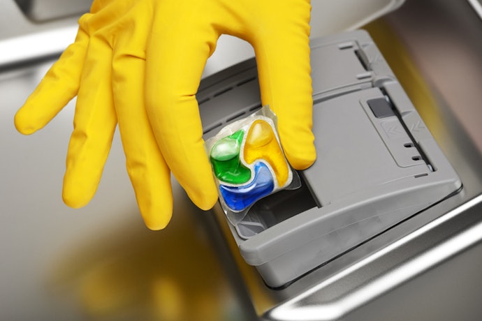 Decide Between Tablets, Liquids and Gels Based on Cleaning Needs, Speed and Eco-Friendliness