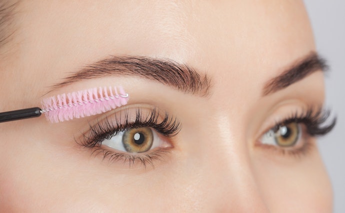 Brushes and Doe Foot Are the Most Precise Applicator Type, But Opt for a Spoolie Brush if You Have Thin Lashes