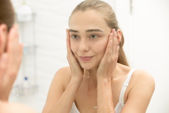 Opt for Waterproof Gels to Prevent Smudges From Water or Sweat