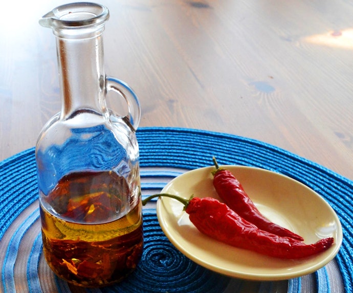 Decide Between a Jar, Screw-Top Bottle or Spray Bottle by Considering Their Uses and Benefits