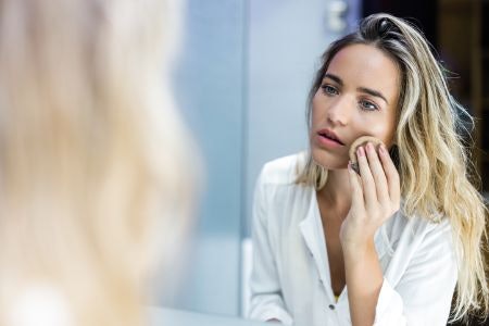 Pick a Setting Spray That Can Keep Your Makeup in Place for a Minimum of 12 Hours