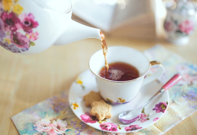 Select Your Preferred Material: Bone China Is Strong and Chip-Resistant, While Porcelain Is Heavier With a Bright White Appearance
