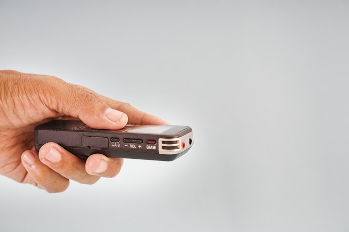 Choose Between Long Lasting Traditional Batteries or a Hassle Free Rechargeable Internal Option
