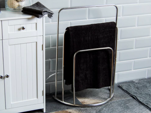 Choose Between a Wall-Mounted or Standing Radiator Depending on the Space Available