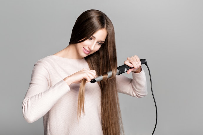 Pick the Right Size Barrel for Your Hair: 1-2 cm For Short Styles, 3 cm for Long Hair and 2-3 cm as a Versatile Medium