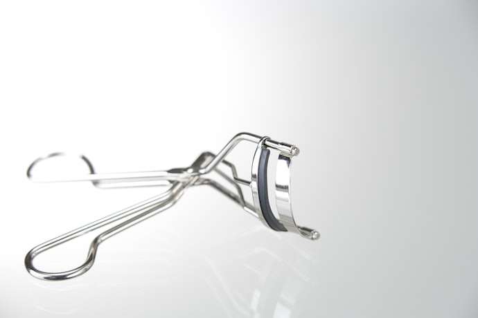Eyelash Curlers With Extra Refill Pads Save You Money and Time