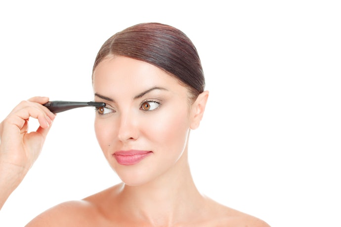 Electric Eyelash Curlers Create a Longer-Lasting Lift but Are Best Used by Those With Stronger Lashes