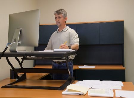 Manual Desks Are Quieter and More Budget-Friendly