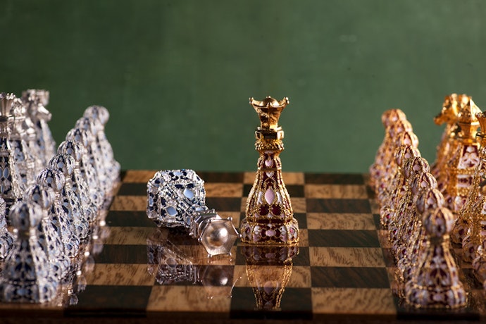 Decorative Chess Sets Use Luxury Materials to Look Impressive