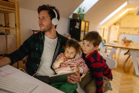 Feeling Isolated? Choose an App that Connects You to Likeminded Parents With Similar-Aged Kids
