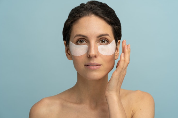 Brighten Up Dark Circles With Retinol, Niacinamide and Vitamin C
