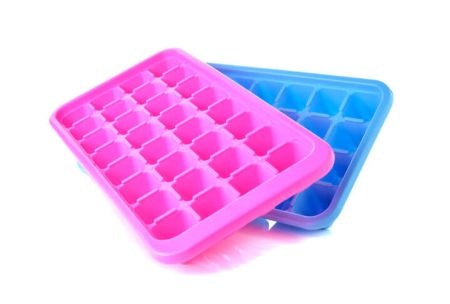 Plastic Trays for Ice Cubes: Sturdy and Affordable but Could Crack in the Freezer