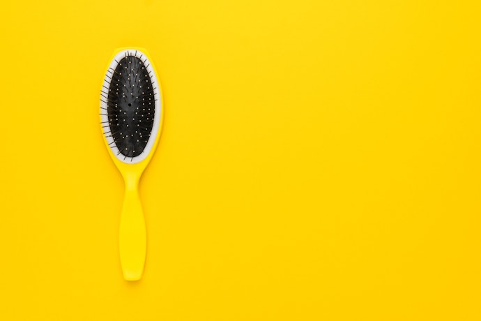 Paddle Brushes Tame a Range of Hairstyles