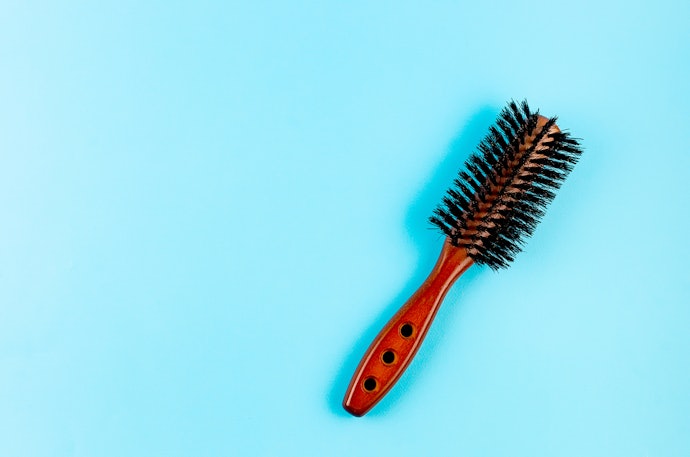 Soft Bristles Give Hair Smoothness and Shine