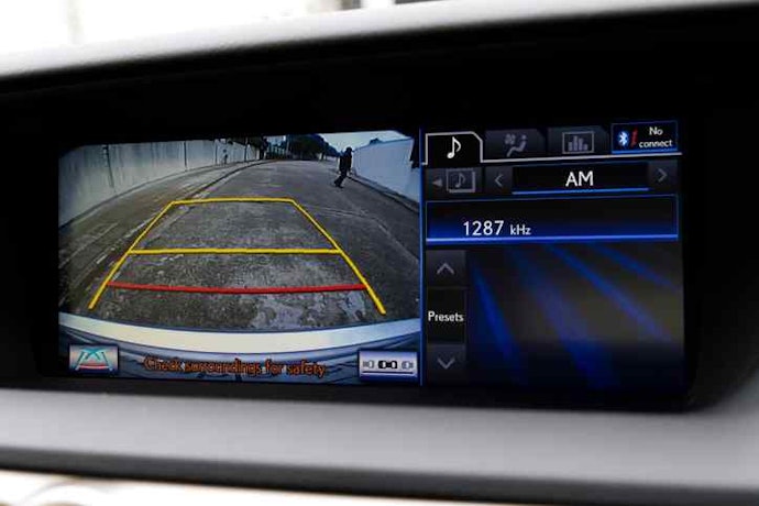 Parking Lines Provide Physical Guidance on Screen