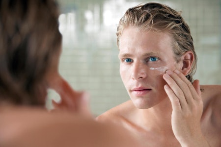 Salicylic Acid and Niacinamide Tackle Enlarged Pores and Blemish Prone Skin