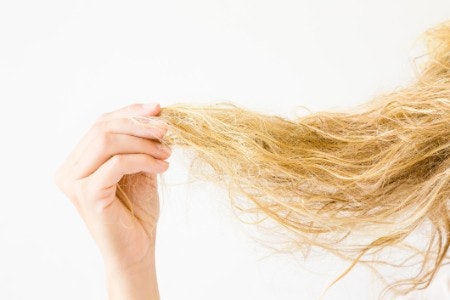 Watch Out for Tough Chemicals Which Could Dry Out Your Hair
