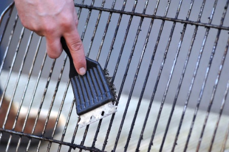 Manual Cleaning Tools Get to Work Without Chemicals
