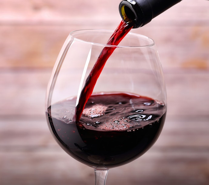 A Fan of Rich Red Wine? Opt for a Wide Glass With a Large Surface Area