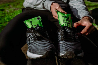 Pouches Span the Whole Length of the Shoe