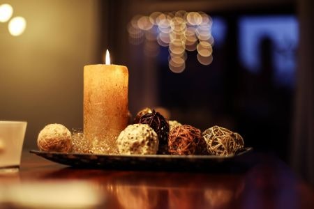 For the Entrance or Hallway – Use a Welcoming, Fresh Scent That Becomes Your Home Fragrance