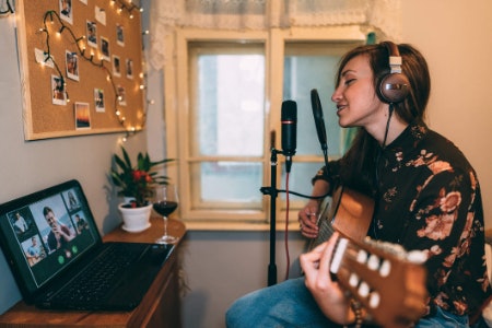 USB Microphones Allow You to Plug In and Play Straight Away