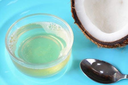 Opt for Foot Masks Containing Coconut, Macadamia or Castor Oil for Intensely Nourished Skin