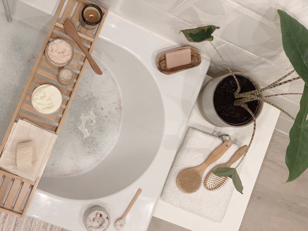 Kate's Top 8 Essentials for a Low-Waste Bathroom 