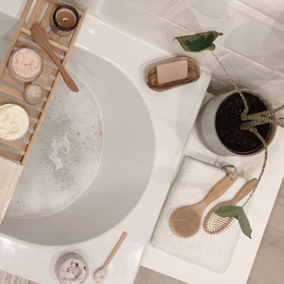 Kate's Top 8 Essentials for a Low-Waste Bathroom