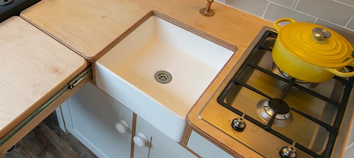 This Moving House Farmhouse Sink Translation missing: en-GB.activerecord.decorators.item_part_image/alt