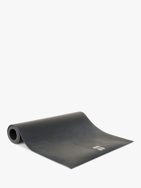 10 Best Yoga Mats for Hot Yoga UK 2024 | Manduka, Sweaty Betty and More 2
