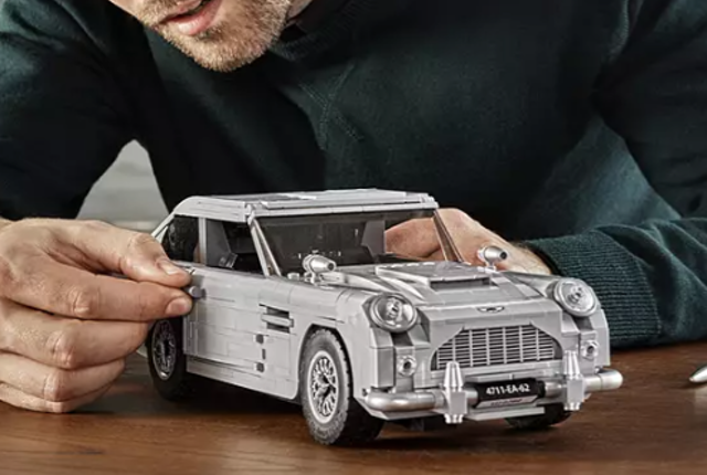 James Bond Aston Martin DB5 2