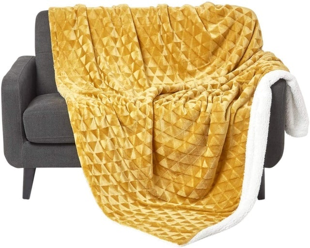 Velvet Throw 2