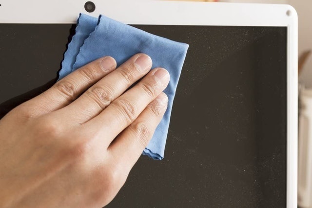 Screen Cleaner, Brush and Microfibre Towel 2