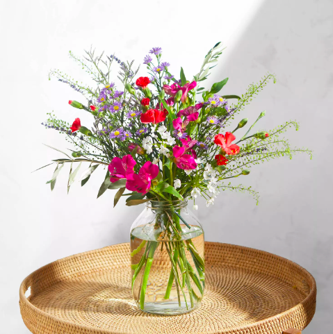 8 Best Letterbox Flowers UK | Bloom & Wild Moonpig Flowers and More 1